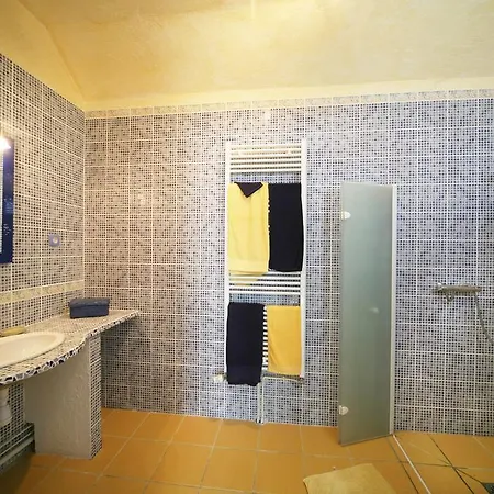 Ferme D'issonges Bed & Breakfast 3*