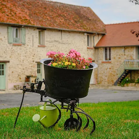 Ferme D'issonges Bed & Breakfast 3*